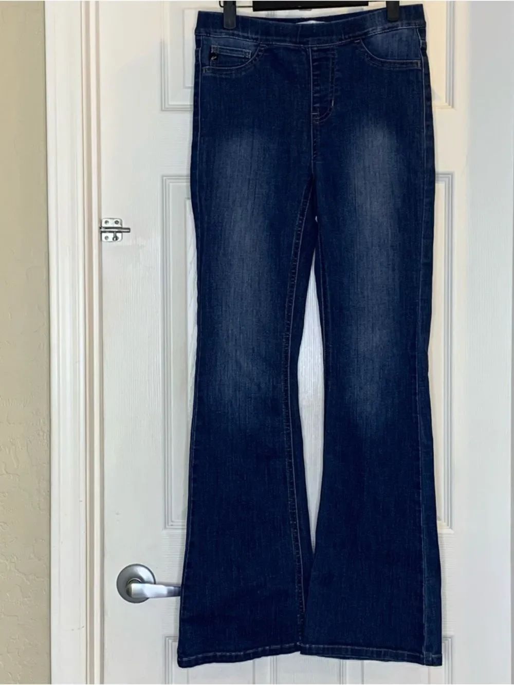 KanCan  Wide Leg Flare Pull On Jeans Size 27